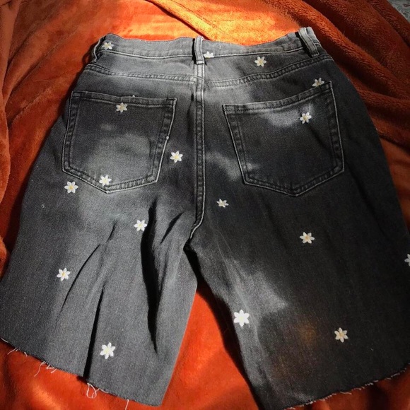 Pacsun Daisy Jean Shorts Floral - Picture 3 of 5